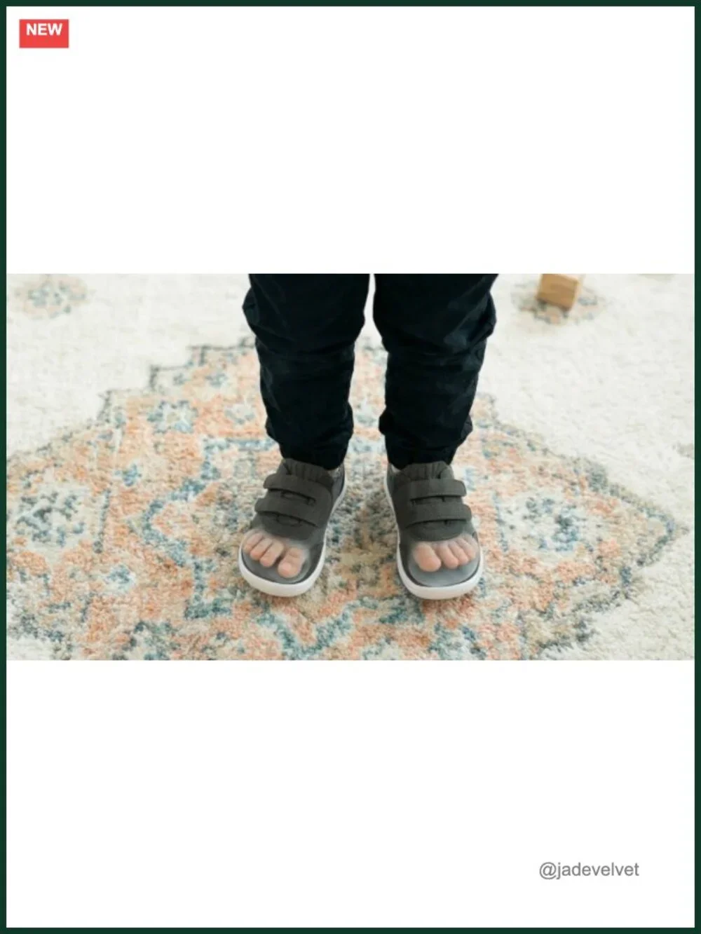 Wide Toe Box Barefoot Shoes for Toddlers, Hook & Loop Closure, Non-Slip Sneakers